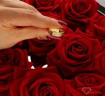 Obrączka Płaska Biało-Żółta 585 DIAMENT wz 72   5mm Obrączki to jeden z najważniejszych elementów ślubnej uroczystości. Wybierz odpowiednią na Zegarki-Diament (3).jpg